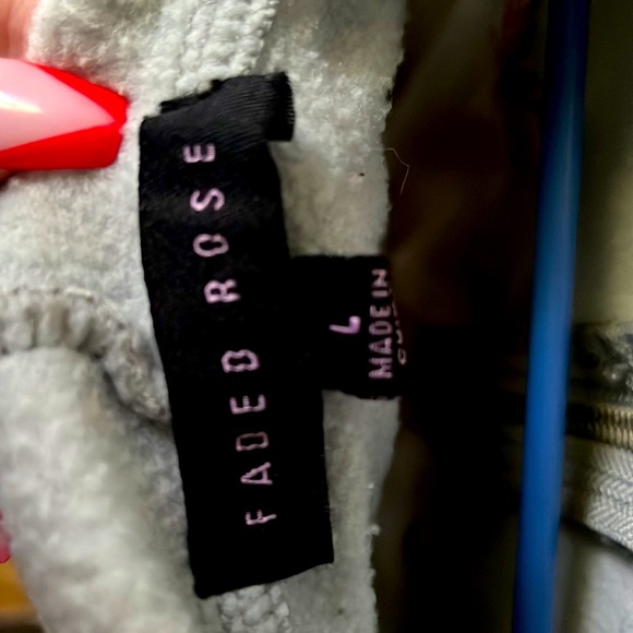 Long sleeve cropped zip up hoodie - Picture 3 of 3